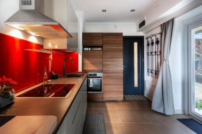 Panoramic Comfort in the Luxurious Green District!